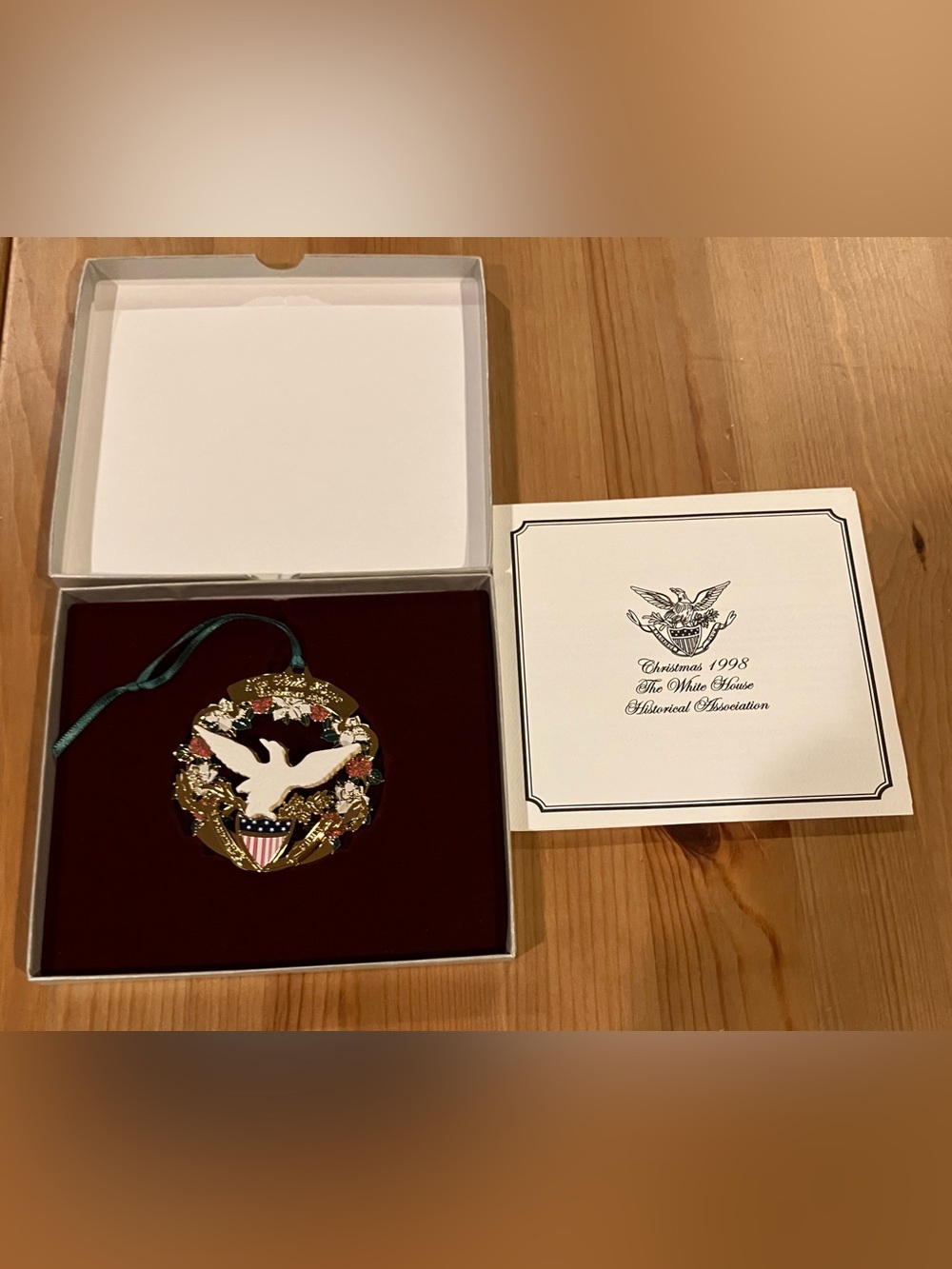 GUC The White House Historical Association 1998 Vintage Christmas Ornament